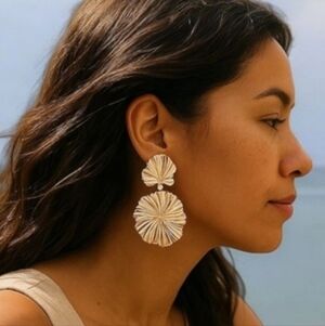 Large Goldtone Dangling Earrings